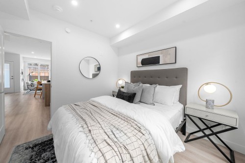 111-7161 17Th Avenue, Burnaby, BC - Indoor Photo Showing Bedroom