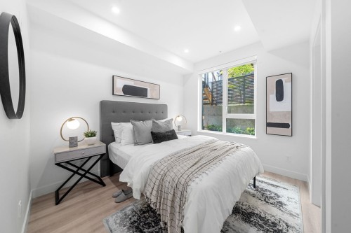 111-7161 17Th Avenue, Burnaby, BC - Indoor Photo Showing Bedroom