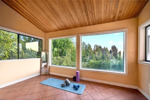1375 Burnside Road, West Vancouver, BC - Indoor Photo Showing Other Room