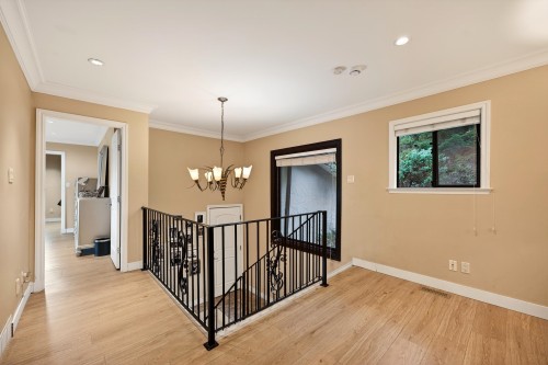 1375 Burnside Road, West Vancouver, BC - Indoor Photo Showing Other Room