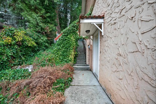 1375 Burnside Road, West Vancouver, BC - Outdoor