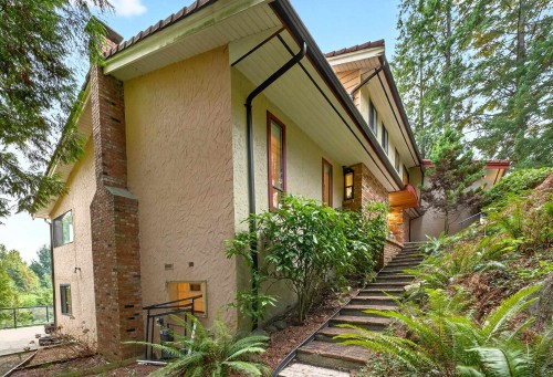 1375 Burnside Road, West Vancouver, BC - Outdoor