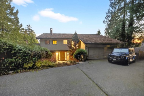 1375 Burnside Road, West Vancouver, BC - Outdoor