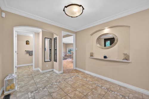 1375 Burnside Road, West Vancouver, BC - Indoor Photo Showing Other Room