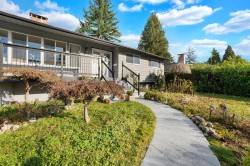 638 Elstree Place  North Vancouver, BC V7N 2Y3