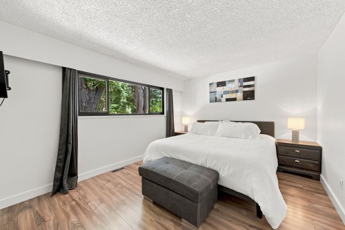 1079 Lillooet Road, North Vancouver, BC - Indoor Photo Showing Bedroom