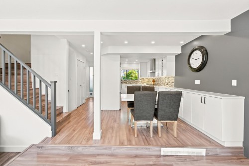 1079 Lillooet Road, North Vancouver, BC - Indoor