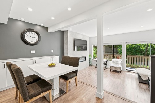 1079 Lillooet Road, North Vancouver, BC - Indoor Photo Showing Dining Room