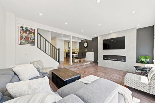 1079 Lillooet Road, North Vancouver, BC - Indoor Photo Showing Living Room With Fireplace