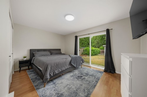 21513 Spring Avenue, Maple Ridge, BC - Indoor Photo Showing Bedroom