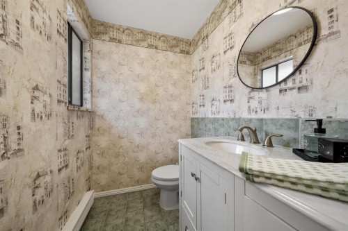 21513 Spring Avenue, Maple Ridge, BC - Indoor Photo Showing Bathroom