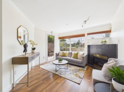 215-2238 Kingsway Street  Vancouver, BC V5N 2T7