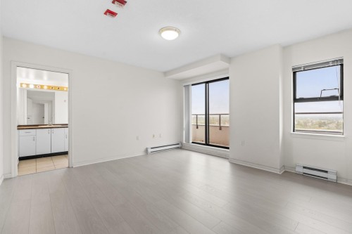 1605-6611 Cooney Road, Richmond, BC - Indoor Photo Showing Other Room