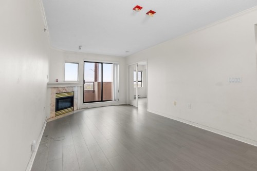 1605-6611 Cooney Road, Richmond, BC - Indoor With Fireplace