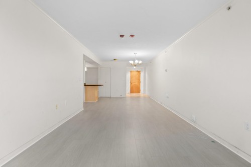 1605-6611 Cooney Road, Richmond, BC - Indoor Photo Showing Other Room