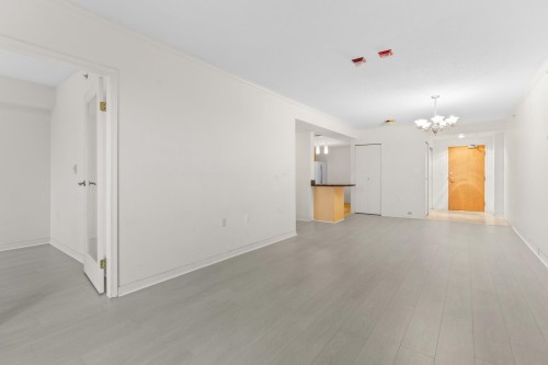 1605-6611 Cooney Road, Richmond, BC - Indoor Photo Showing Other Room