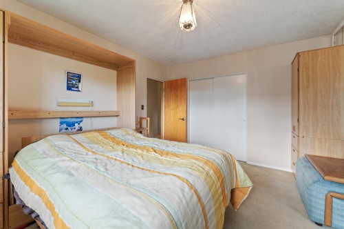 627 Harrison Avenue, Coquitlam, BC - Indoor Photo Showing Bedroom