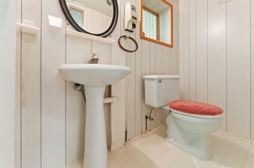 627 Harrison Avenue, Coquitlam, BC - Indoor Photo Showing Bathroom