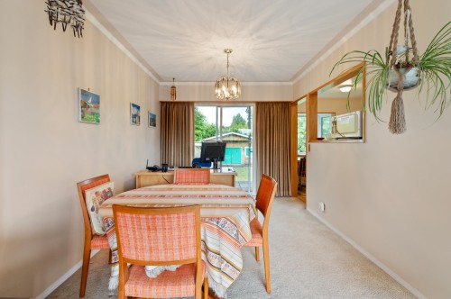 627 Harrison Avenue, Coquitlam, BC - Indoor Photo Showing Dining Room
