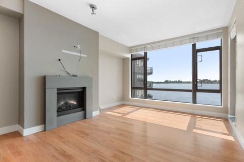 302-14200 Riverport Way, Richmond, BC - Indoor With Fireplace