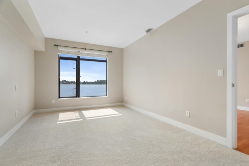 302-14200 Riverport Way, Richmond, BC - Indoor Photo Showing Other Room