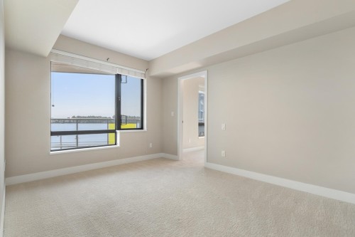302-14200 Riverport Way, Richmond, BC - Indoor Photo Showing Other Room