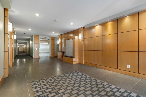 302-14200 Riverport Way, Richmond, BC - Indoor Photo Showing Other Room