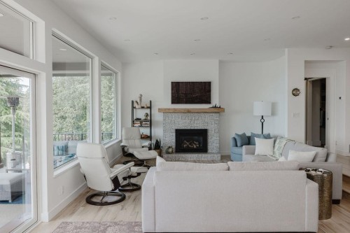 6889 Island View Road, Sechelt, BC - Indoor Photo Showing Living Room With Fireplace