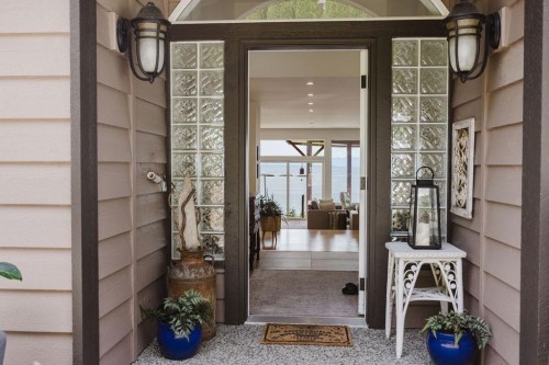 6889 Island View Road, Sechelt, BC - Indoor Photo Showing Other Room