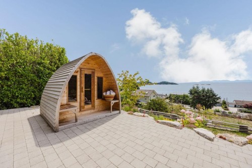 6889 Island View Road, Sechelt, BC - Outdoor