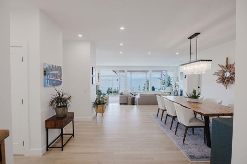 6889 Island View Road, Sechelt, BC - Indoor Photo Showing Dining Room