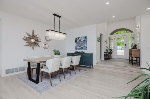 6889 Island View Road, Sechelt, BC - Indoor Photo Showing Dining Room