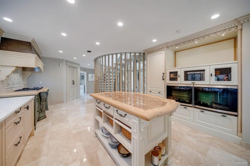 5387 Westhaven Wynd, West Vancouver, BC - Indoor Photo Showing Kitchen