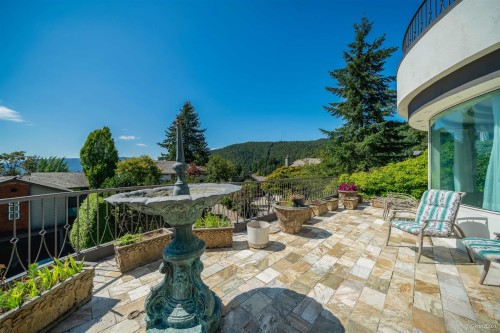 5387 Westhaven Wynd, West Vancouver, BC - Outdoor