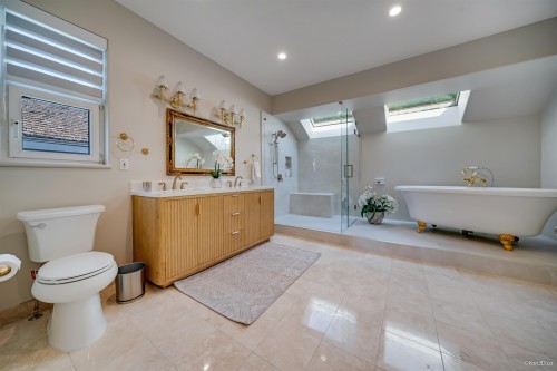 5387 Westhaven Wynd, West Vancouver, BC - Indoor Photo Showing Bathroom