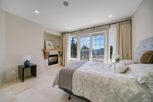 5387 Westhaven Wynd, West Vancouver, BC - Indoor Photo Showing Bedroom With Fireplace