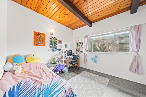 39 Mott Crescent, New Westminster, BC - Indoor