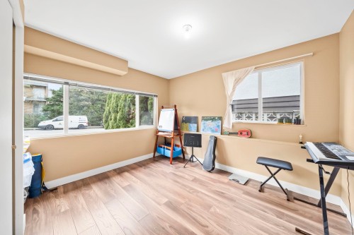 39 Mott Crescent, New Westminster, BC - Indoor