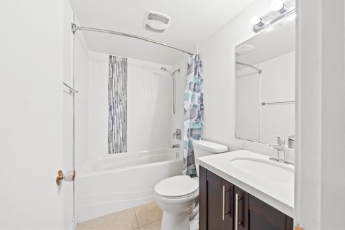 39 Mott Crescent, New Westminster, BC - Indoor Photo Showing Bathroom