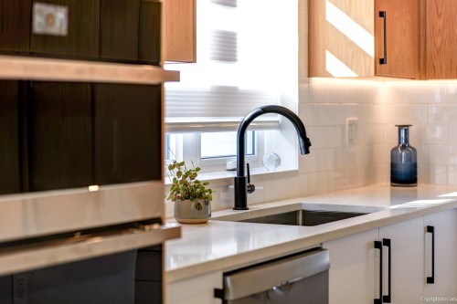10460 Williams Road, Richmond, BC - Indoor Photo Showing Kitchen