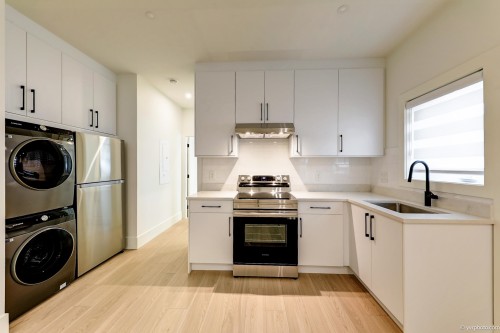 10460 Williams Road, Richmond, BC - Indoor Photo Showing Kitchen