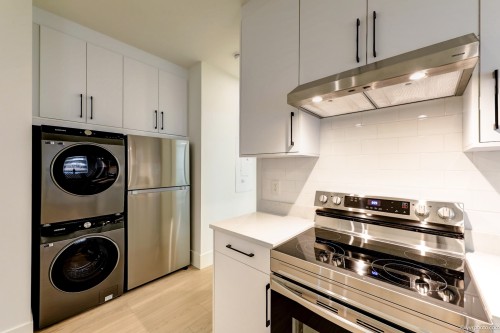 10460 Williams Road, Richmond, BC - Indoor