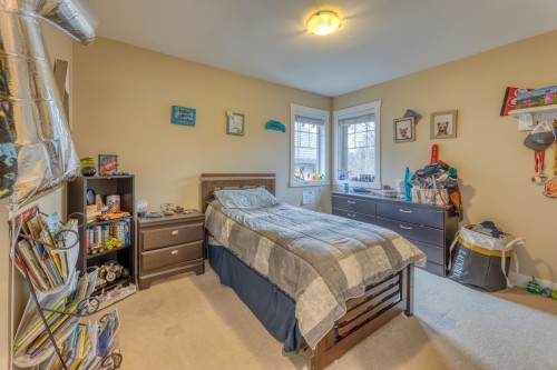 22834 Foreman Drive, Maple Ridge, BC - Indoor Photo Showing Bedroom
