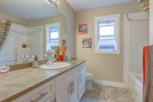 22834 Foreman Drive, Maple Ridge, BC - Indoor Photo Showing Bathroom