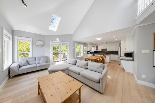 1788 Gordon Avenue, West Vancouver, BC - Indoor Photo Showing Living Room