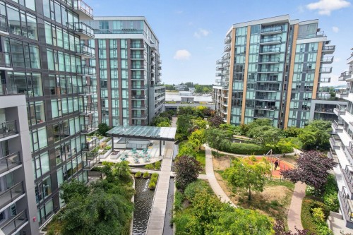 907-8199 Capstan Way, Richmond, BC - Outdoor With Facade
