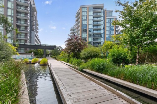 907-8199 Capstan Way, Richmond, BC - Outdoor With Facade
