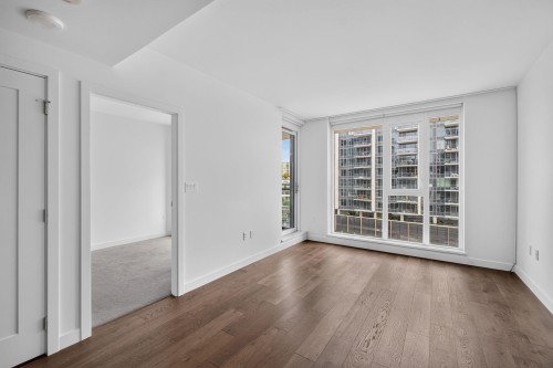 907-8199 Capstan Way, Richmond, BC - Indoor