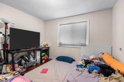 1315 Pitt River Road, Port Coquitlam, BC - Indoor Photo Showing Bedroom