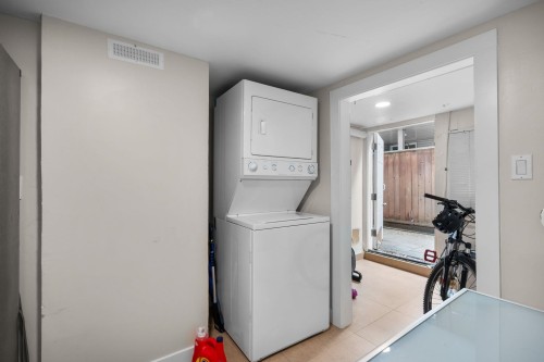 1315 Pitt River Road, Port Coquitlam, BC - Indoor Photo Showing Laundry Room